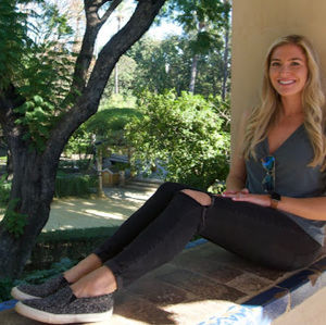 Meet your Posher, Adrienne